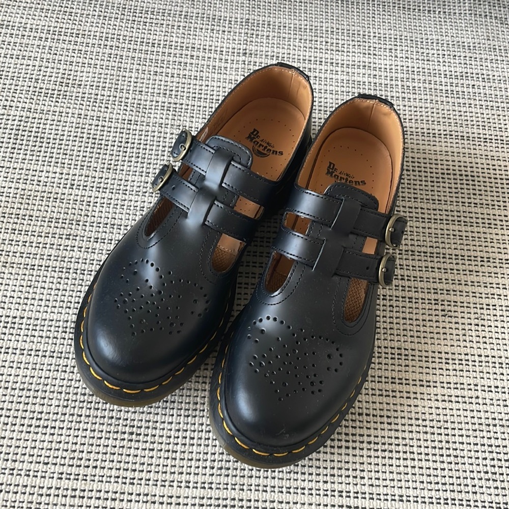Dr. Martens 8065 Mary Janes Womens Shoes, size 8, black